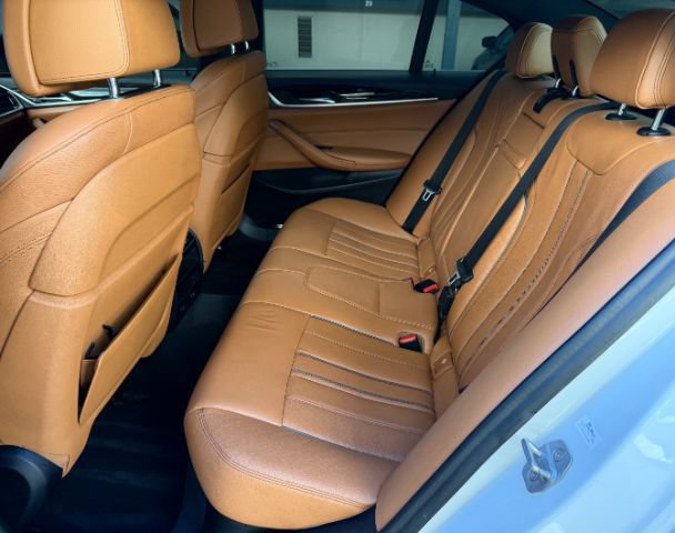 Used 2019 BMW 530e w/ Convenience Package RWD image 14