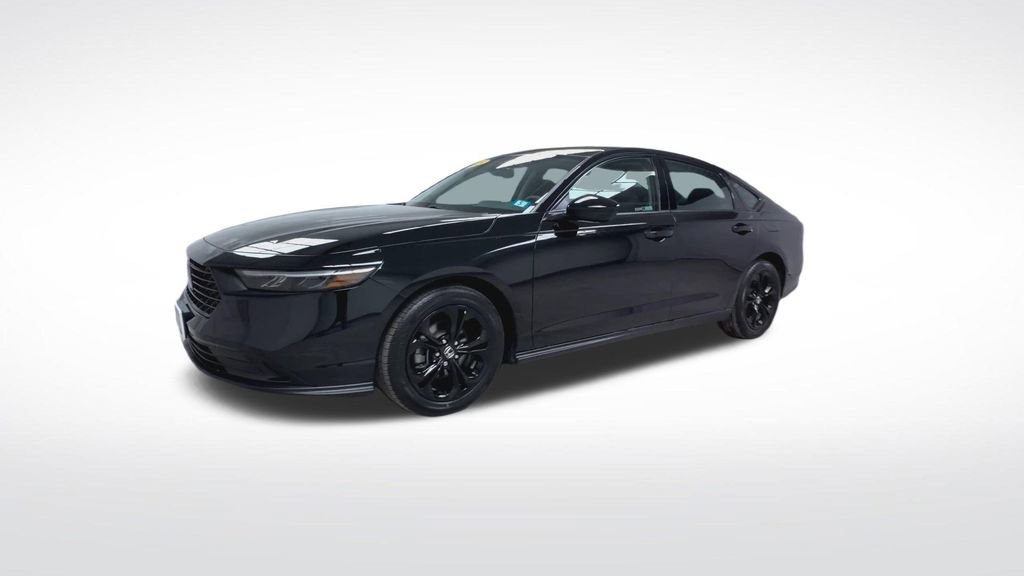Used 2025 Honda Accord SE image 4