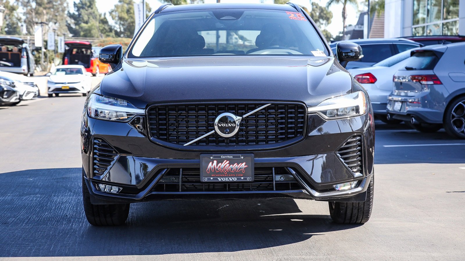 Used 2025 Volvo XC60 B5 Plus image 4