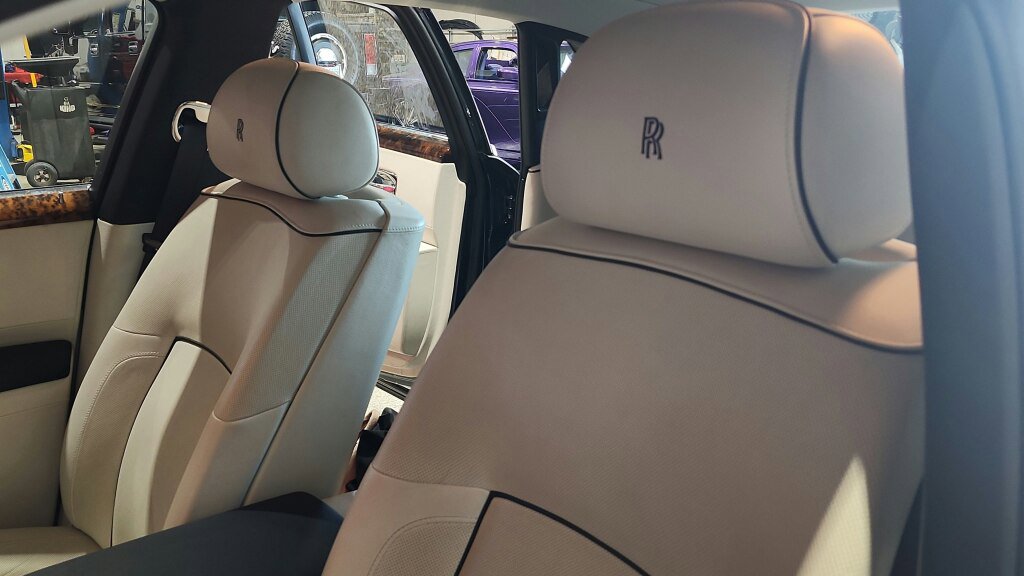 Used 2013 Rolls-Royce Ghost RWD image 15