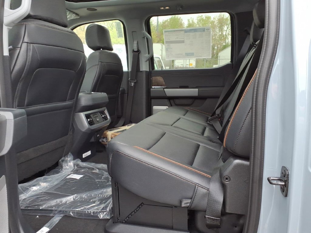 New 2026 Ford F350 Lariat w/ Black Appearance Package AWD/4WD image 9