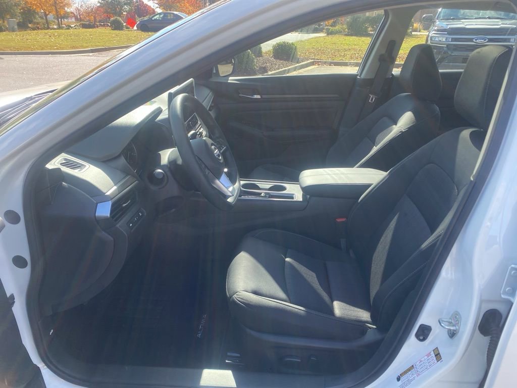 New 2025 Nissan Altima 2.5 SV w/ SV Special Edition Package image 10