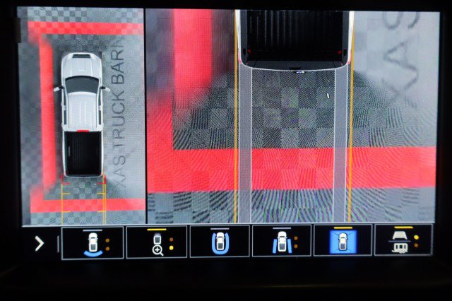 Used 2022 GMC Sierra 3500 Denali w/ Denali Black Diamond Edition AWD/4WD image 16