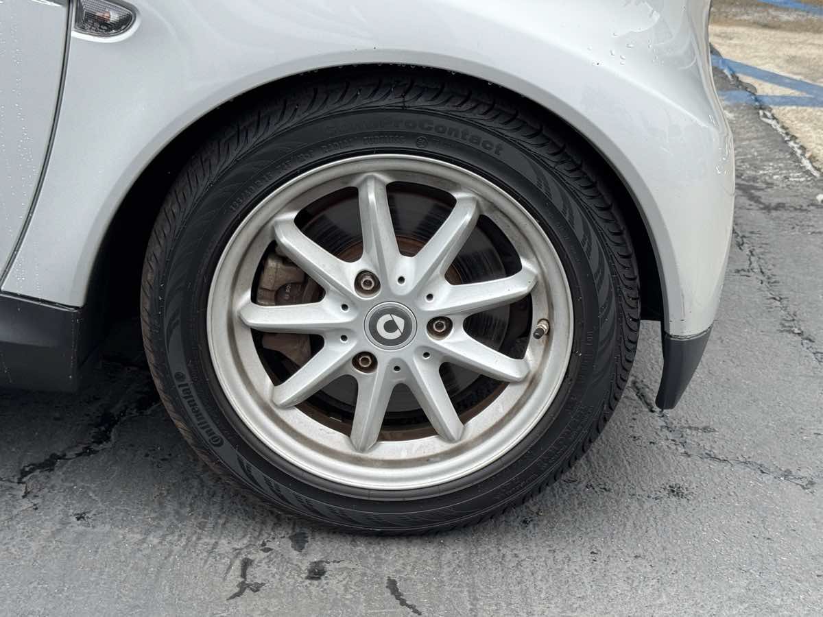 Used 2009 smart fortwo passion RWD image 6