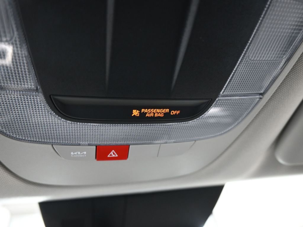 Used 2025 Kia Sportage EX image 31