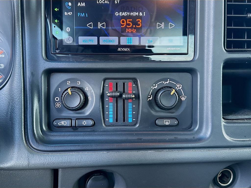 Used 2006 Chevrolet Silverado 2500 LT w/ Heavy-Duty Power Package image 20