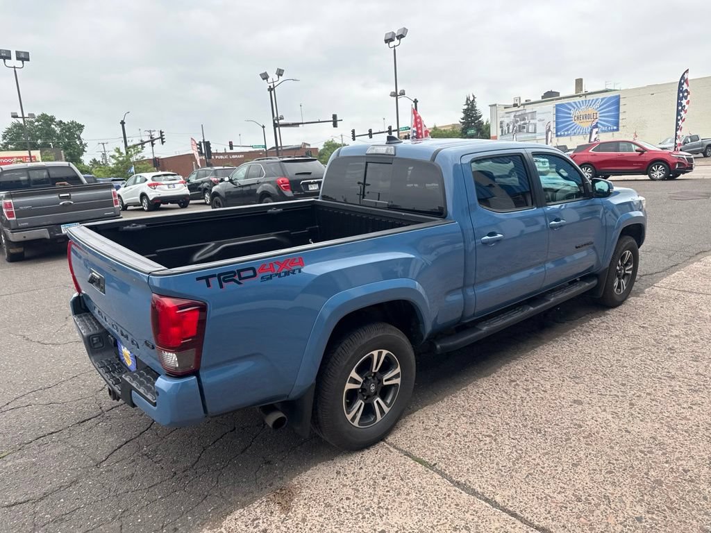 Used 2019 Toyota Tacoma TRD Sport w/ TRD Premium Sport Package AWD/4WD image 11