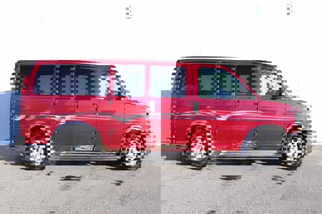 Used 2007 Chevrolet Express 1500 w/ Preferred Equipment Group image 42