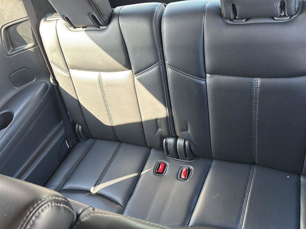 Used 2017 Nissan Pathfinder Platinum w/ Family Entertainment Package FWD image 9
