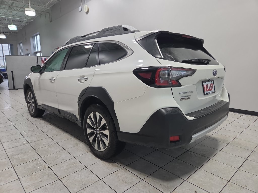 Used 2025 Subaru Outback Touring XT AWD/4WD image 10