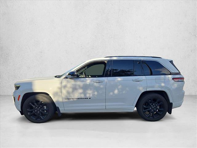 Used 2023 Jeep Grand Cherokee Overland AWD/4WD image 8