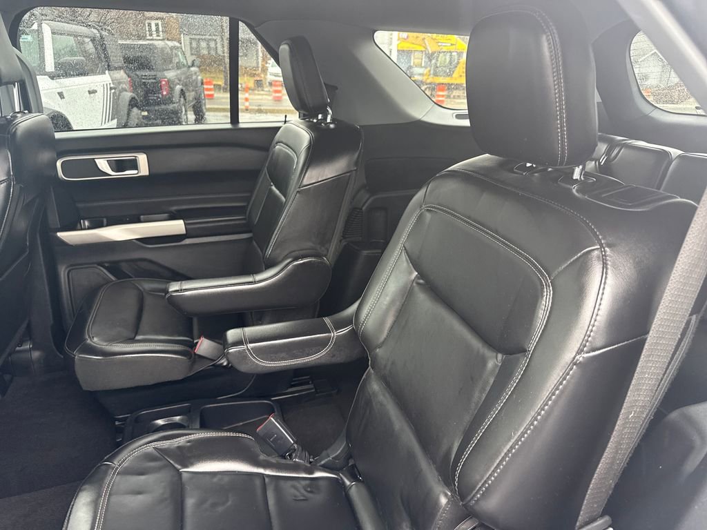 Used 2021 Ford Explorer XLT w/ Equipment Group 202A image 18