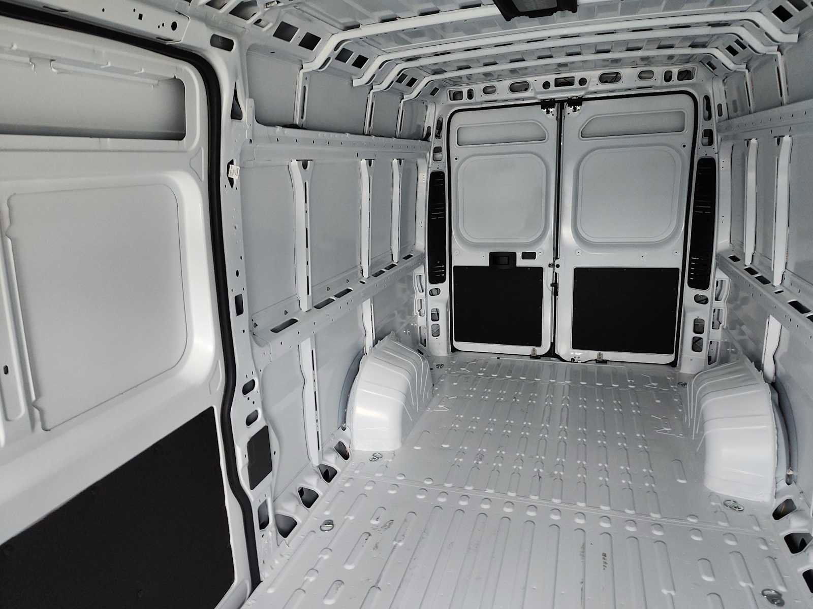 New 2024 RAM ProMaster 3500 w/ Quick Order Package 22G SLT image 14