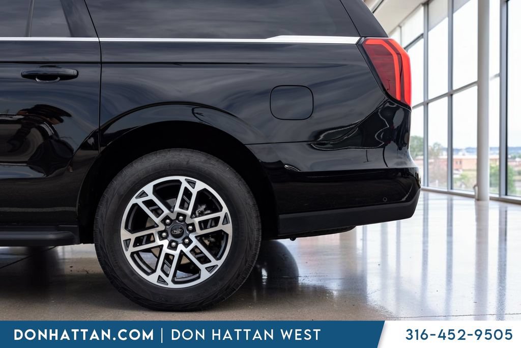 Used 2025 Ford Expedition Max Active AWD/4WD image 34