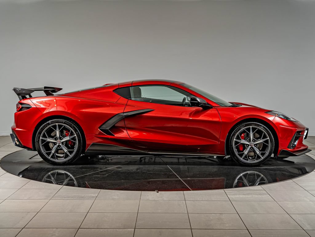 Used 2021 Chevrolet Corvette Stingray Premium Cpe w/ Z51 Performance Package RWD image 4