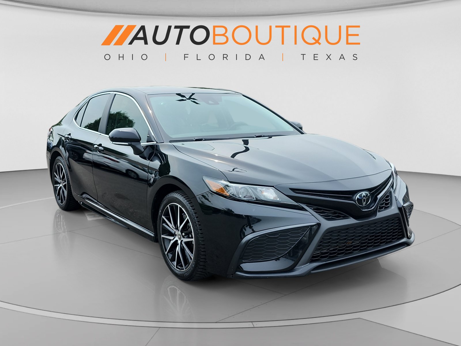 Used 2022 Toyota Camry SE FWD image 8