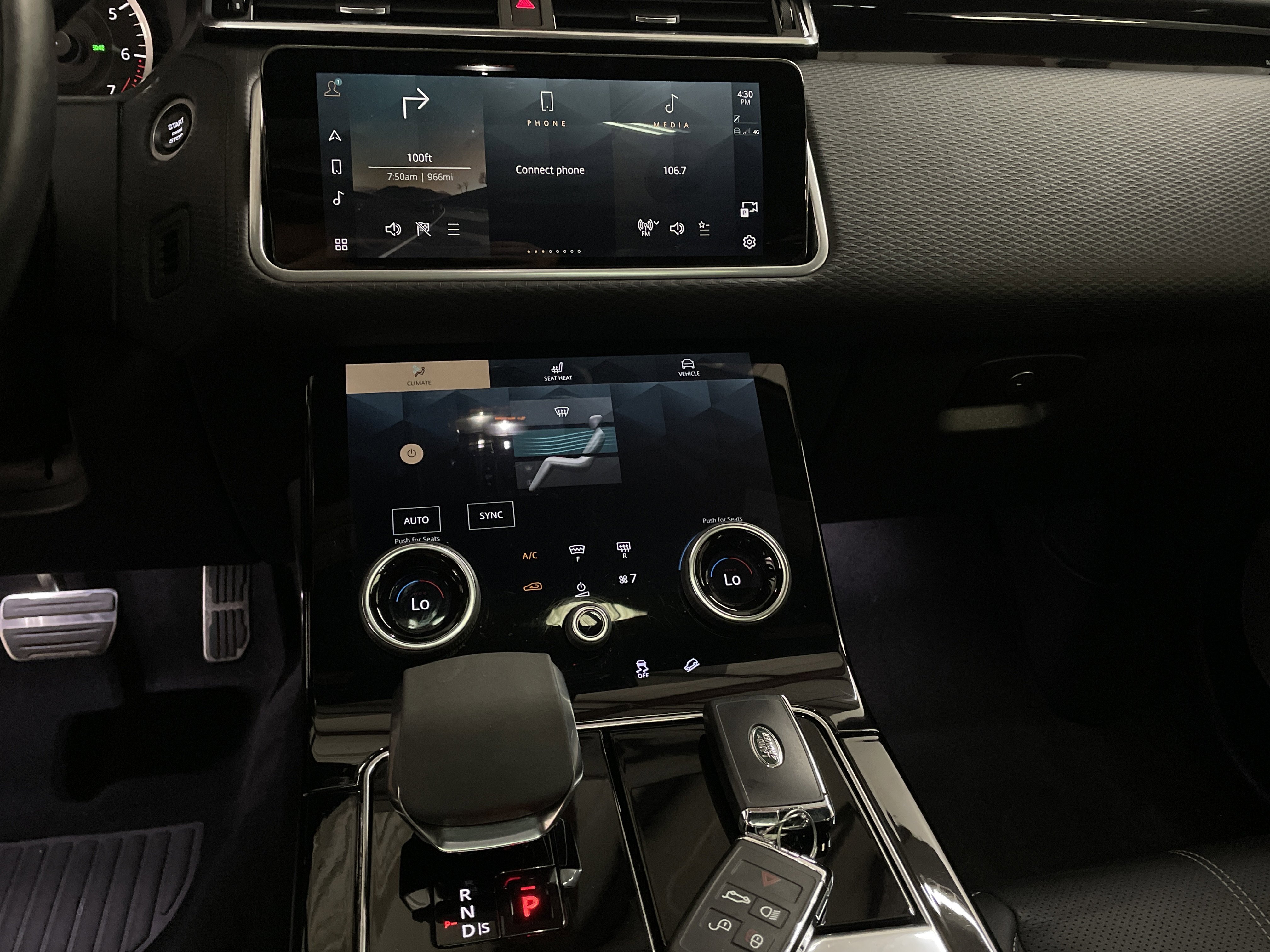 Used 2022 Land Rover Range Rover Velar R-Dynamic S image 13