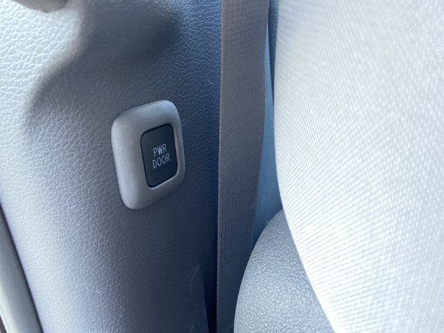 Used 2023 Toyota Sienna LE FWD image 56