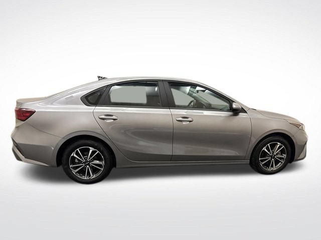 Certified 2024 Kia Forte LXS FWD image 4