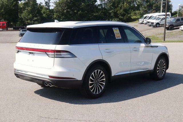 Used 2022 Lincoln Aviator Reserve w/ Equipment Group 201A image 7