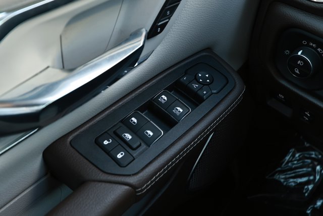 Used 2025 RAM 1500 Laramie AWD/4WD image 22