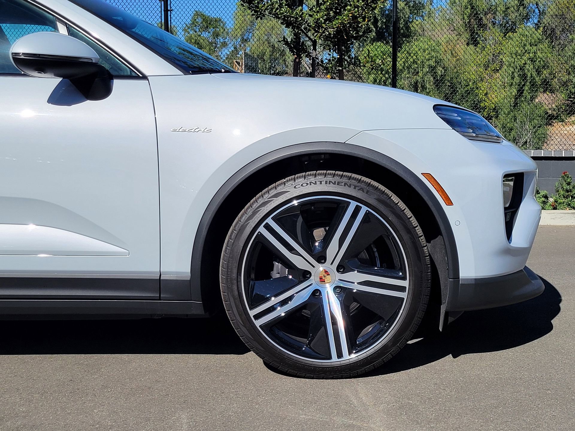 Used 2025 Porsche Macan Electric image 11