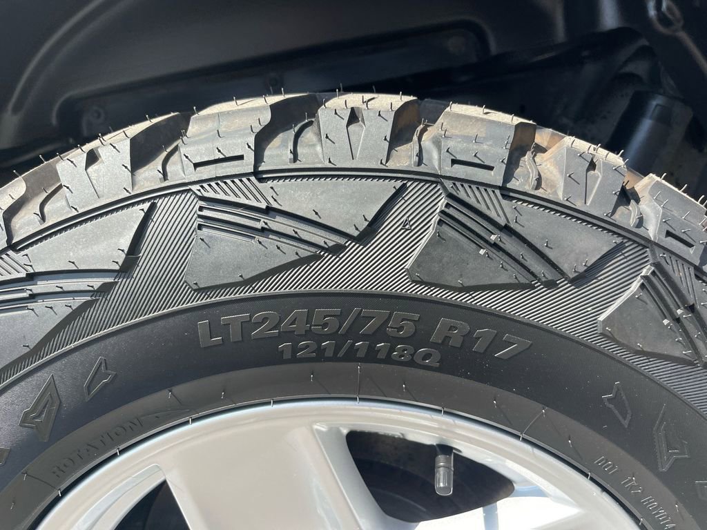 Used 2023 Jeep Gladiator Sport image 31