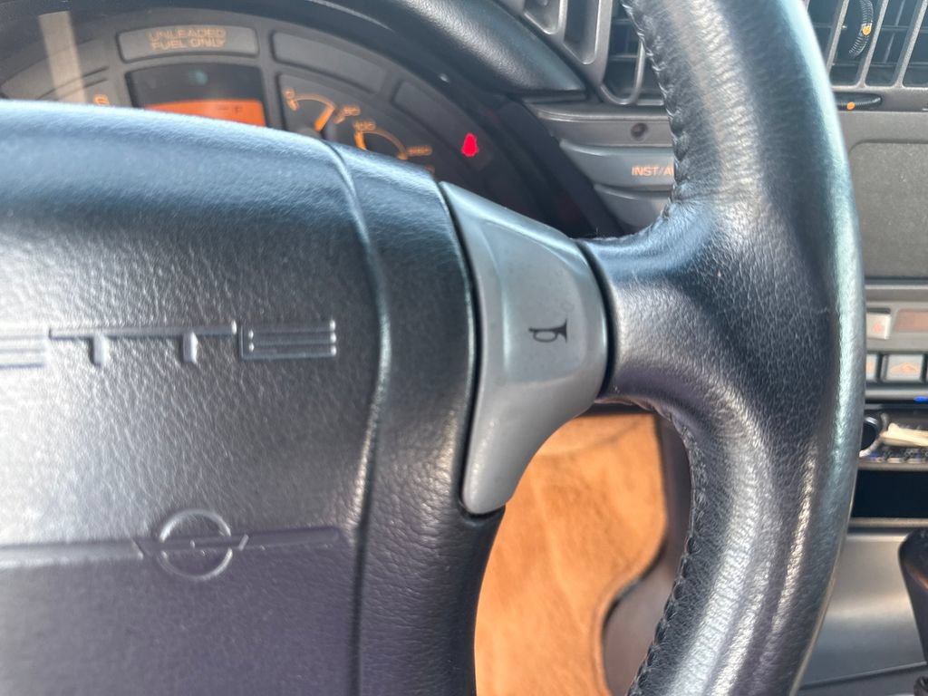 Used 1990 Chevrolet Corvette Convertible RWD image 18