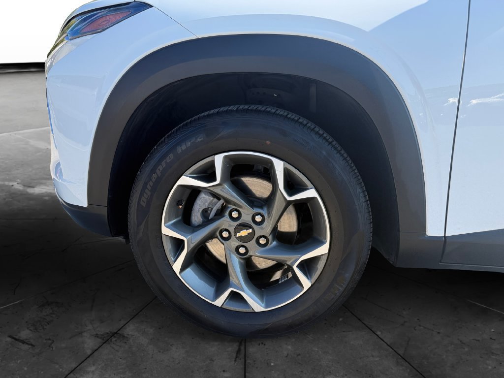 Used 2024 Chevrolet Trax LT w/ LT Convenience Package FWD image 14