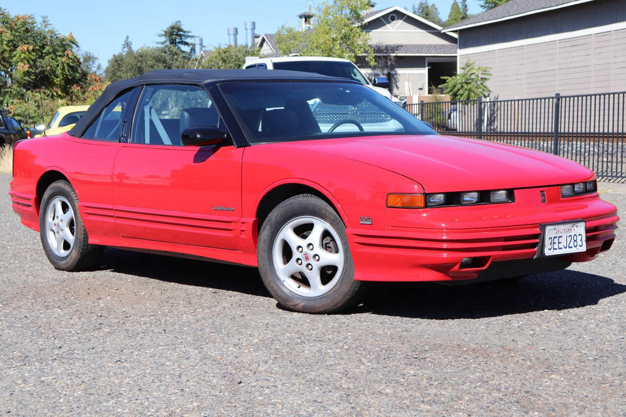 Used 1993 Oldsmobile Cutlass Supreme Convertible image 11