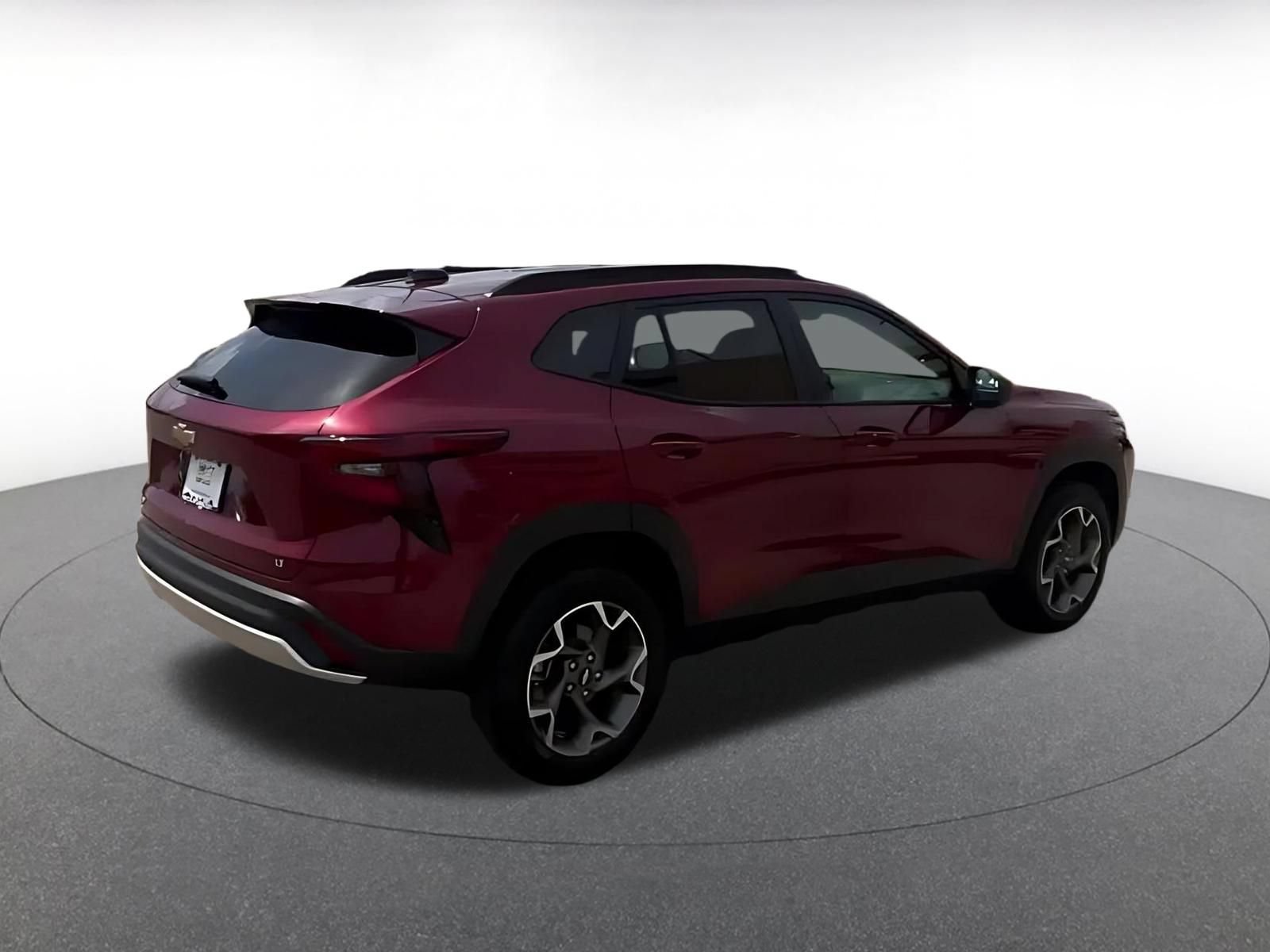Used 2025 Chevrolet Trax LT w/ LT Convenience Package FWD image 11