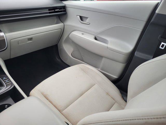 Used 2025 Hyundai Kona SE FWD image 13