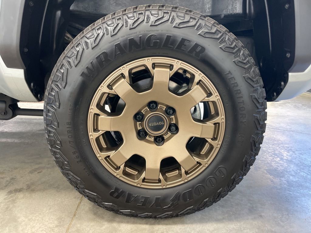 Used 2025 Toyota Tacoma 4x4 Double Cab Hybrid image 16