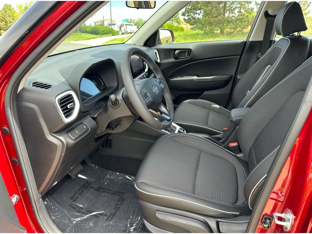 Used 2024 Hyundai Venue Limited image 22