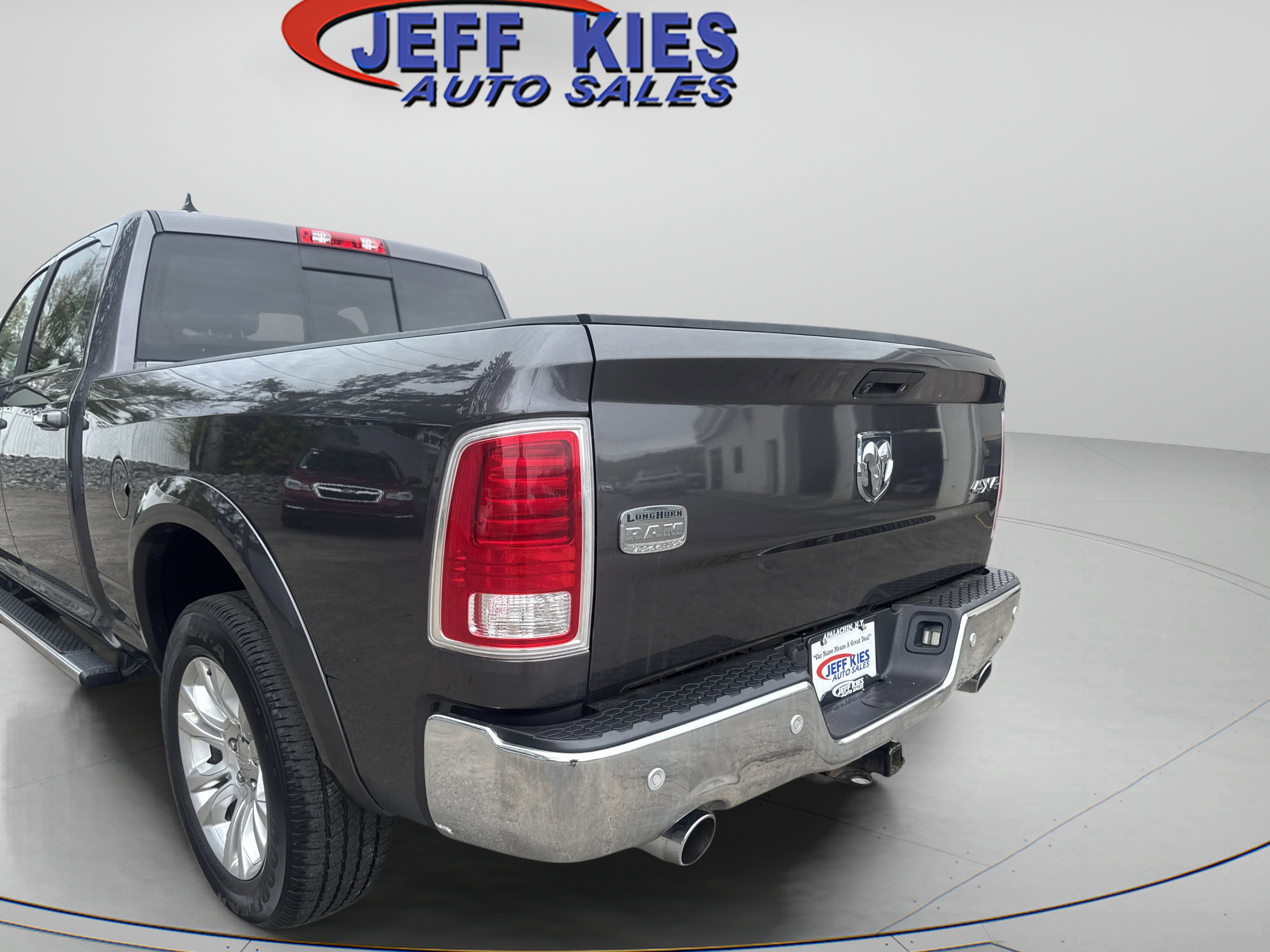 Used 2017 RAM 1500 Laramie Longhorn AWD/4WD image 7