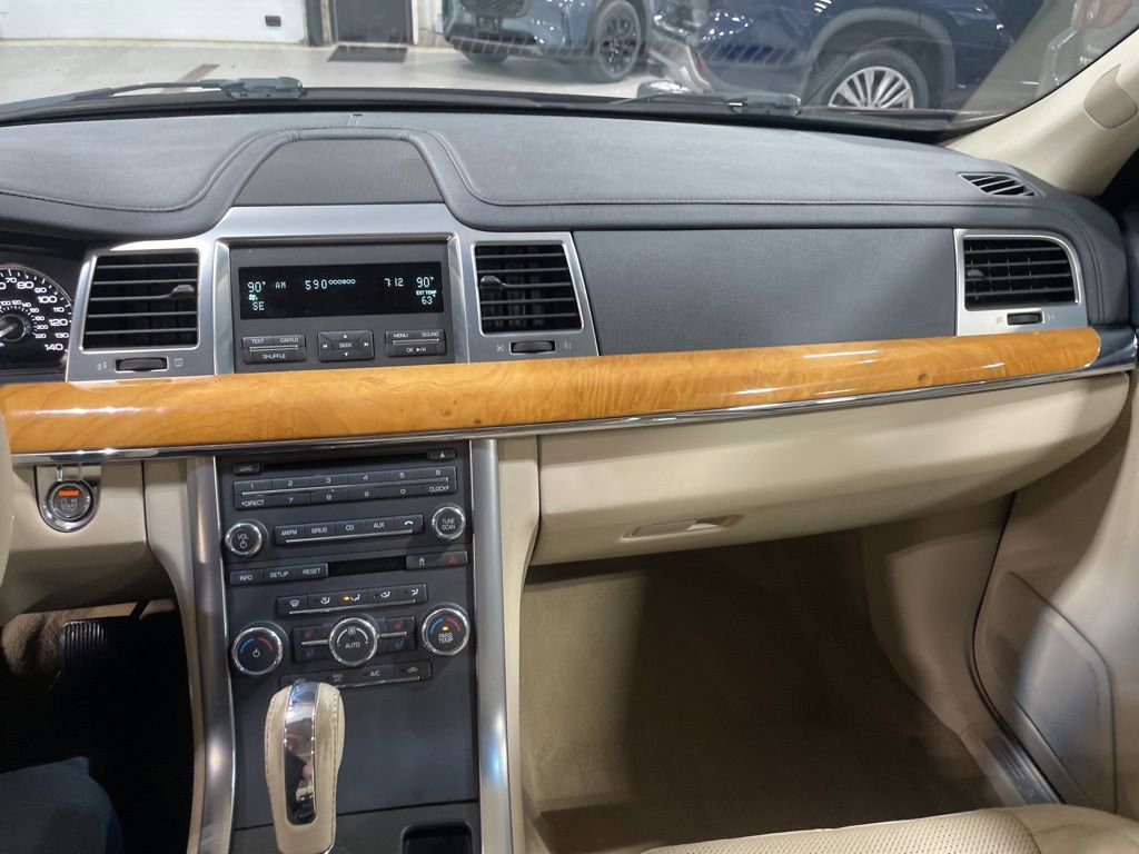 Used 2009 Lincoln MKS image 28