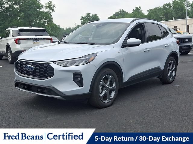 Certified 2025 Ford Escape ST-Line Select AWD/4WD image 6