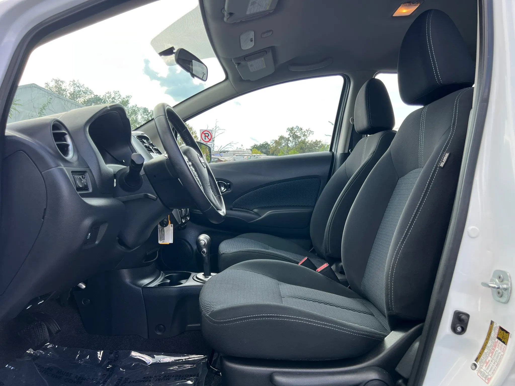 Used 2015 Nissan Versa Note SV w/ SV Appearance Package FWD image 14