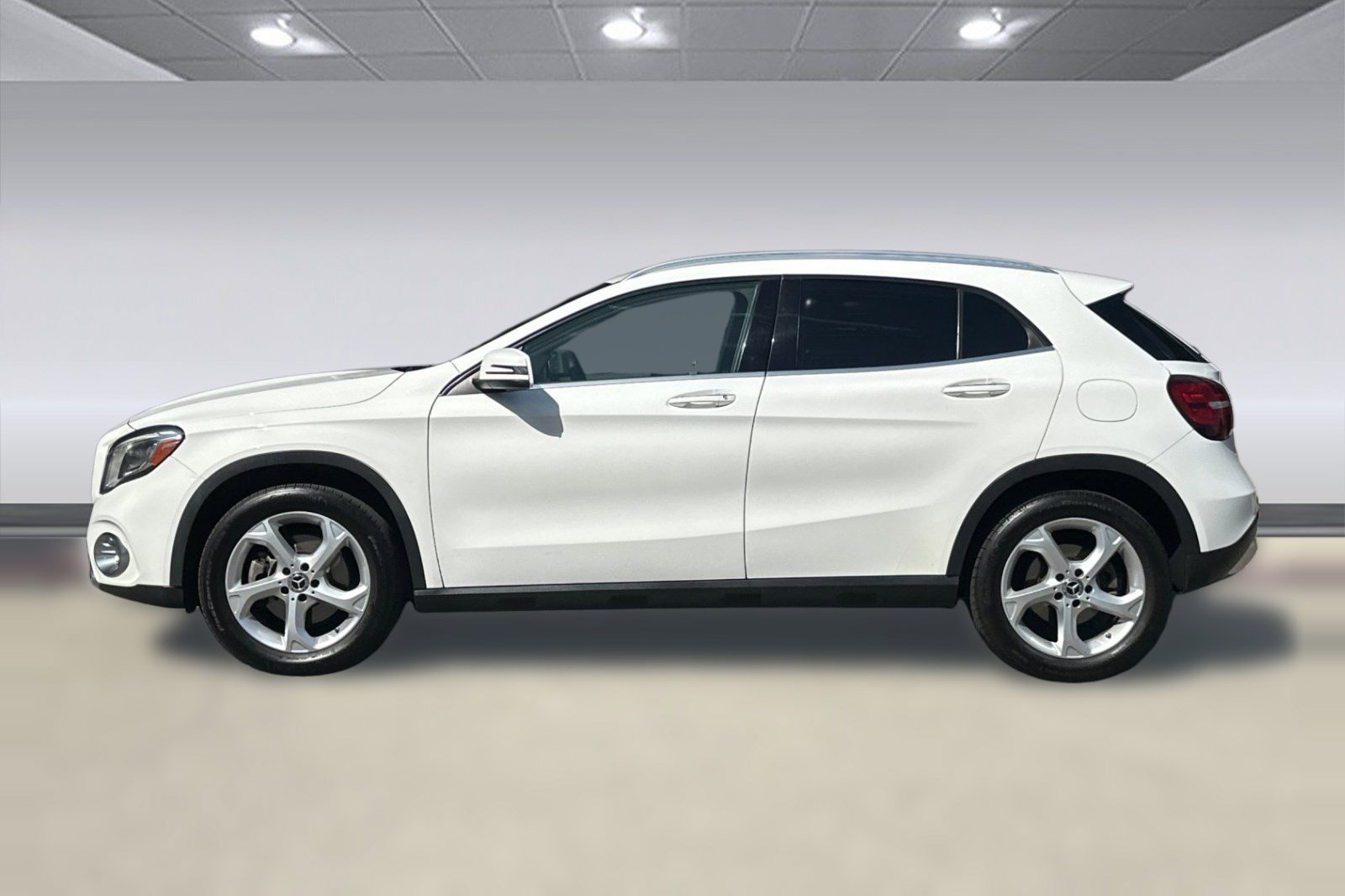 Used 2018 Mercedes-Benz GLA 250 4MATIC image 2