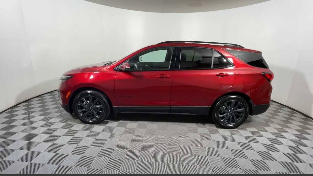 Certified 2022 Chevrolet Equinox RS w/ RS Leather Package FWD image 7