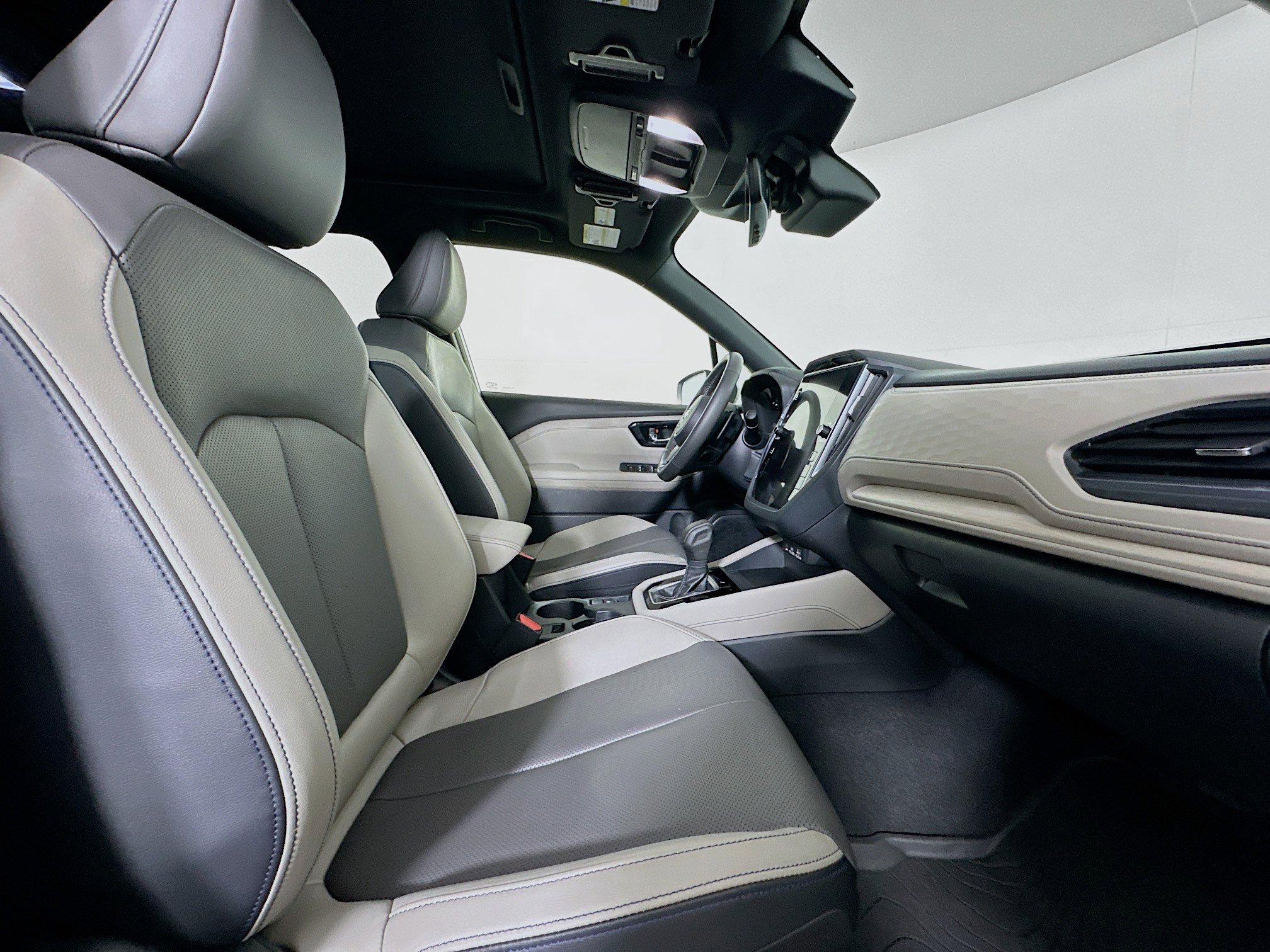 Used 2025 Subaru Forester Limited image 31