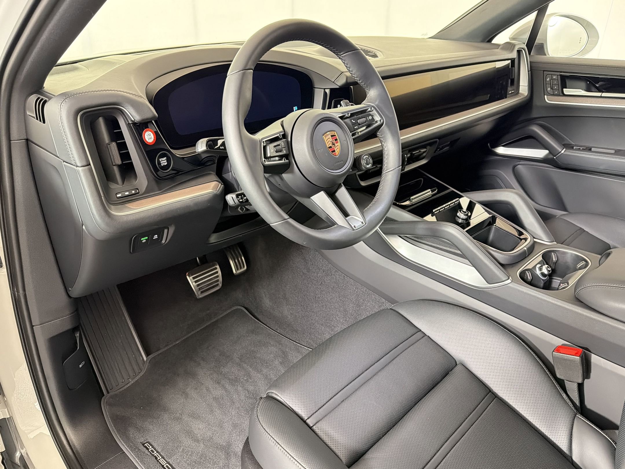 New 2026 Porsche Cayenne S image 4