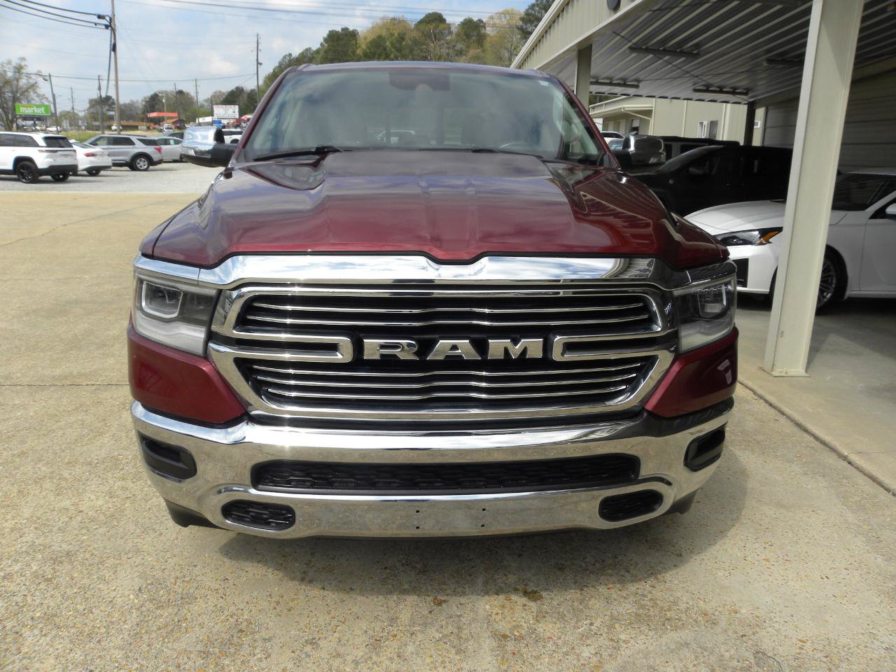 Used 2022 RAM 1500 Laramie AWD/4WD image 2