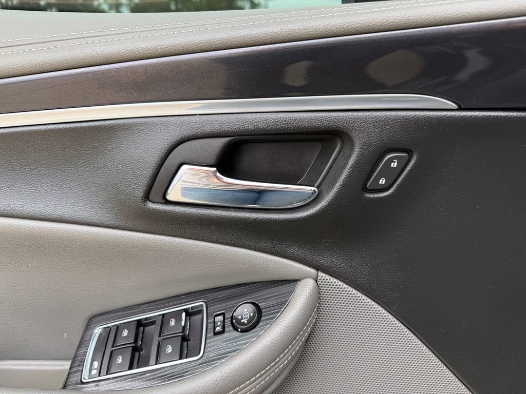 Used 2018 Chevrolet Impala LT FWD image 23