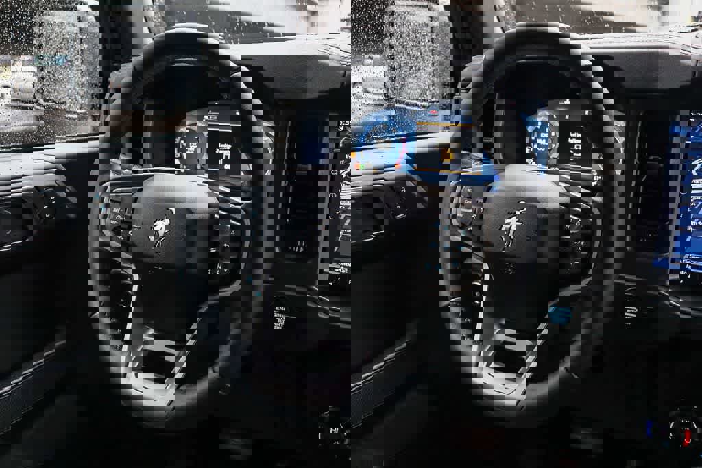 New 2025 Ford Bronco Badlands image 14