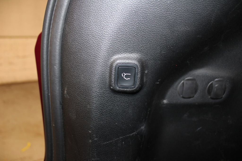 Used 2020 Jeep Cherokee Limited w/ Technology Group image 35