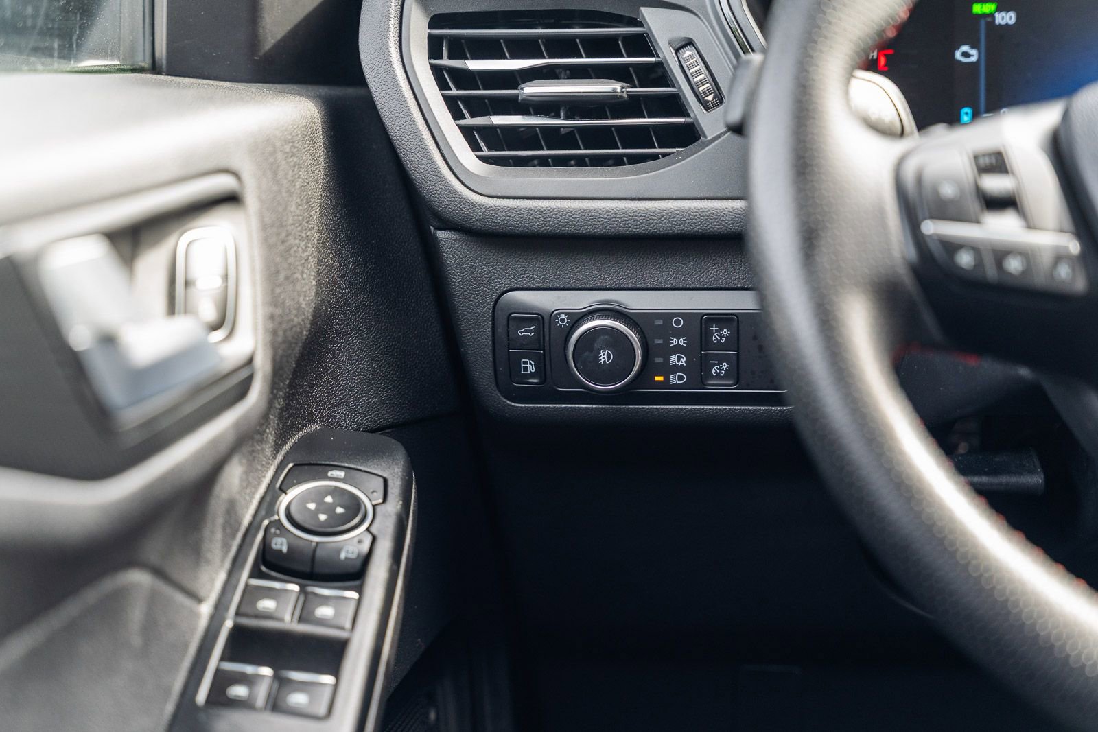 Used 2023 Ford Escape ST-Line Select image 28