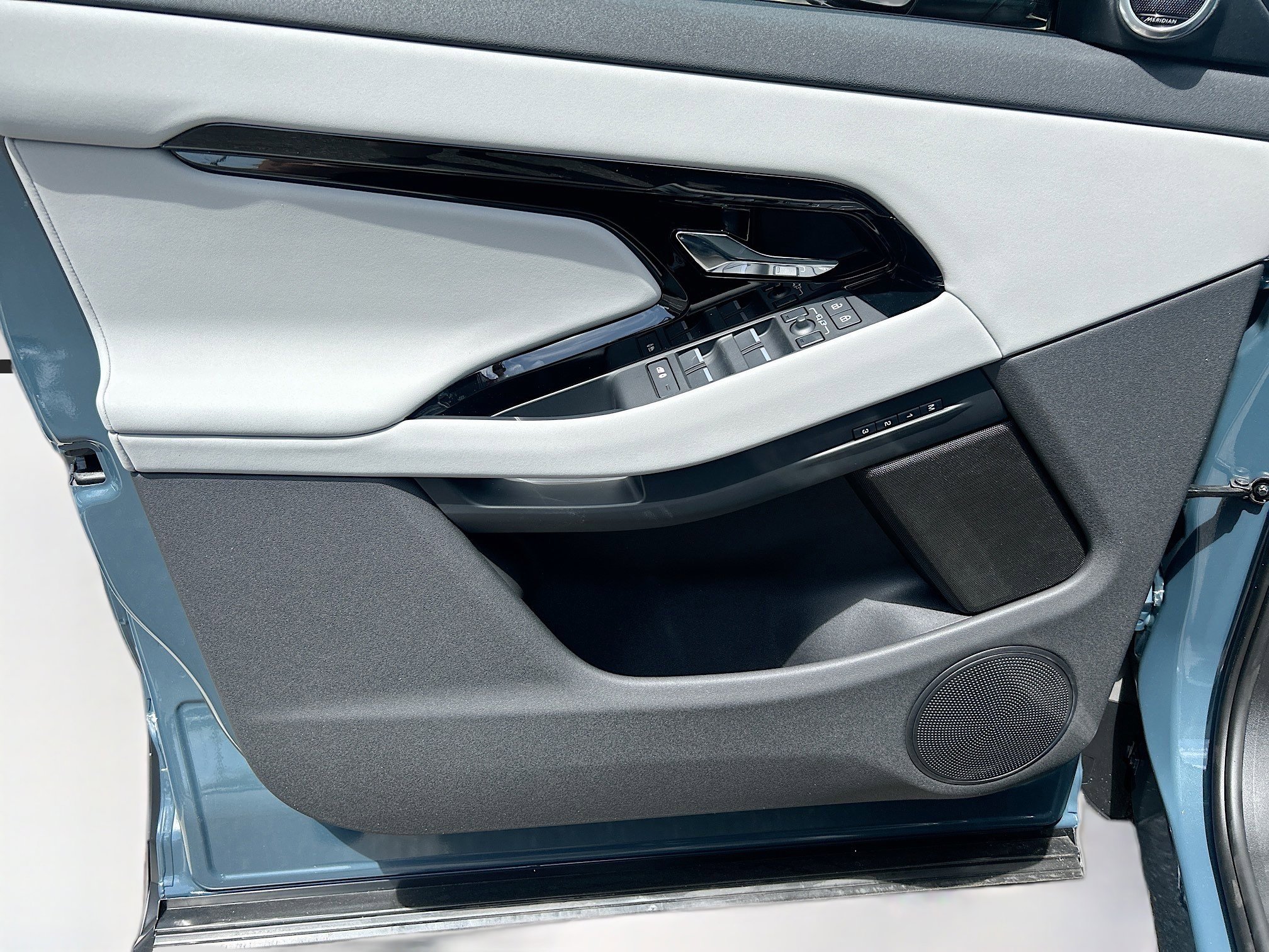 Used 2026 Land Rover Range Rover Evoque S image 16