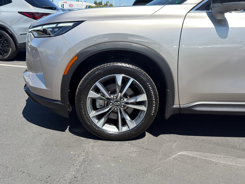 Used 2023 INFINITI QX60 Luxe w/ Cargo Package FWD image 4