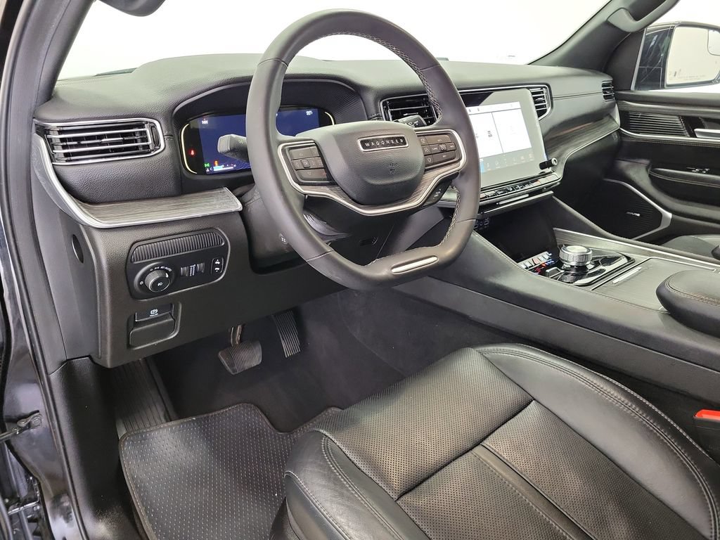Used 2024 Jeep Wagoneer L Series II w/ Flexible Seating Group AWD/4WD image 19